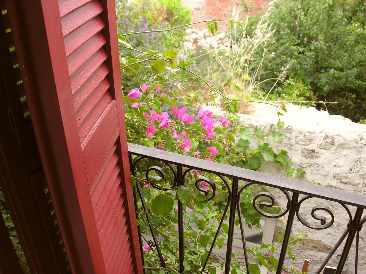 Salyangoz Bed & Breakfast Alaçatı Exterior photo